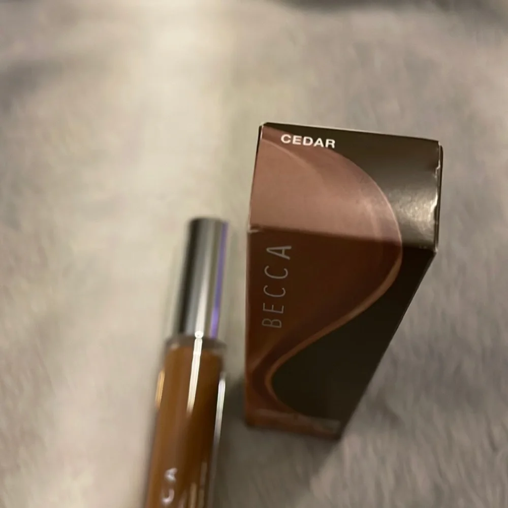 - Becca Ultimate Coverage Longwear Concealer